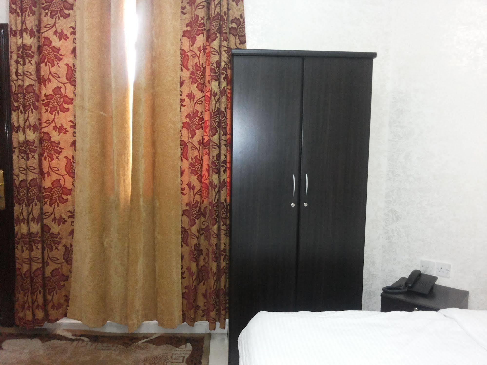 Gulf Hotel Apartment الخليج للشقق الفندقية Маскат Экстерьер фото